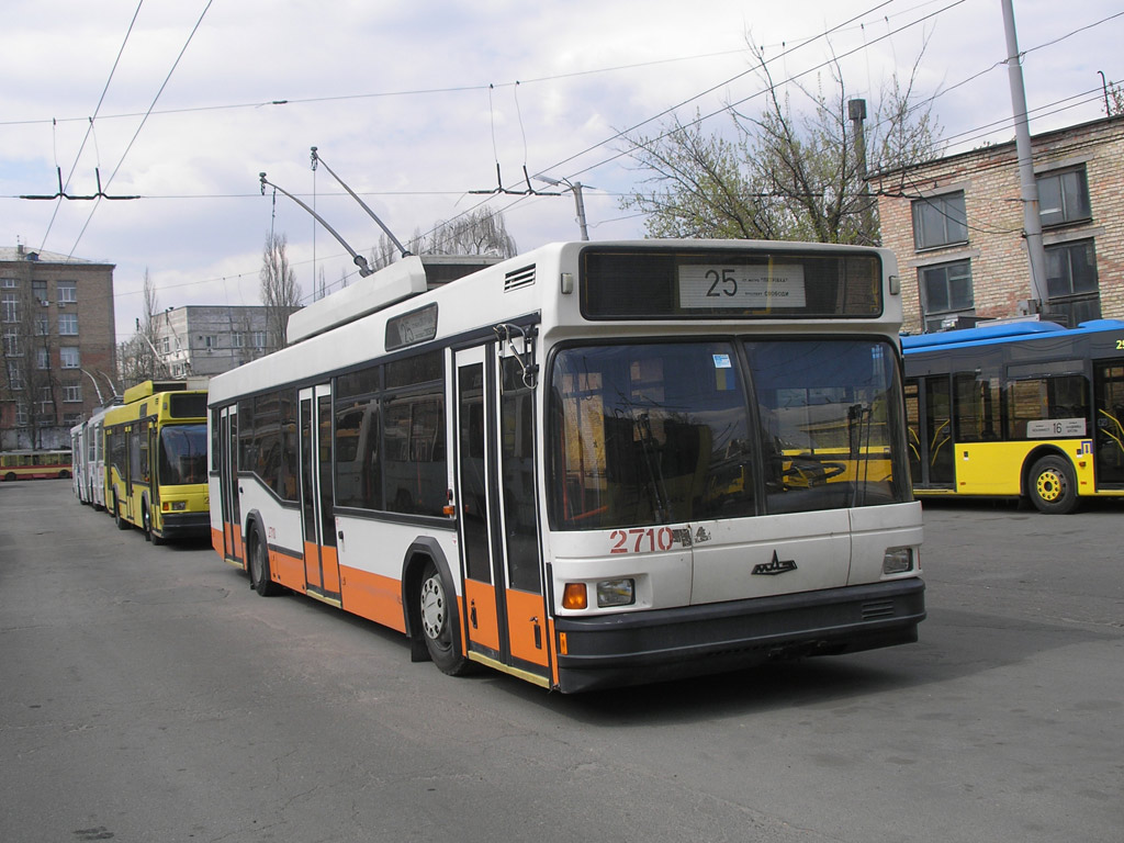 Киев, МАЗ-103Т № 2710