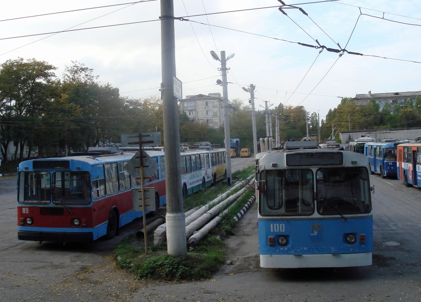 Novorossiysk, ZiU-682G [G00] Nr 89; Novorossiysk, AKSM 101 Nr 100