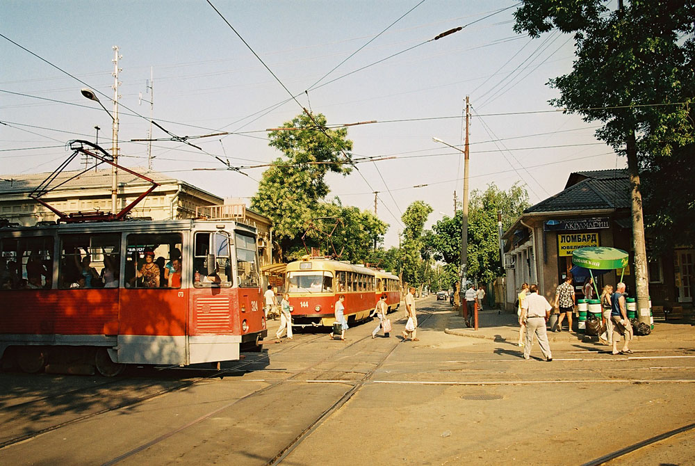 Krasnodar, 71-605 (KTM-5M3) Nr. 324; Krasnodar, Tatra T3SU Nr. 144