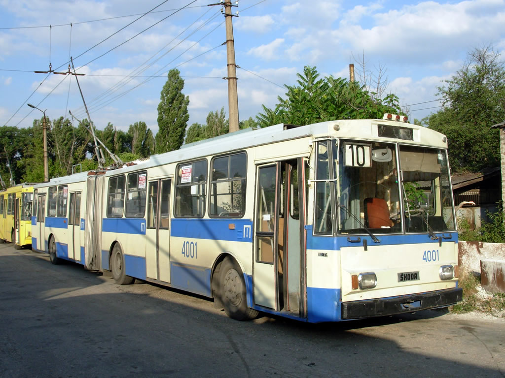 Крымский троллейбус, Škoda 15Tr02/6 № 4001
