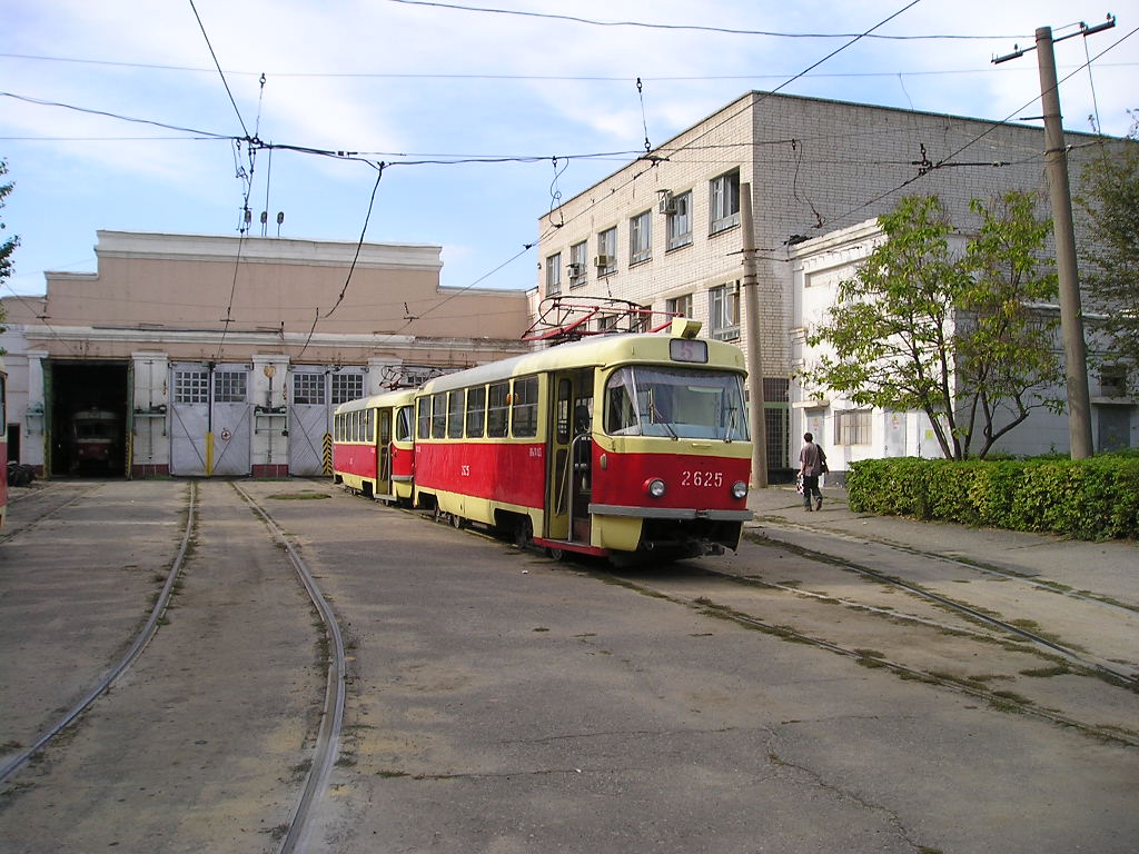 Volgográd, Tatra T3SU (2-door) — 2625; Volgográd, Tatra T3SU (2-door) — 2632; Volgográd — Depots: [2] Tram depot # 2