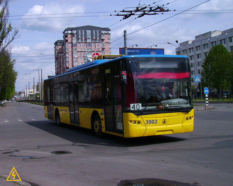 Киев, ЛАЗ E183D1 № 3902