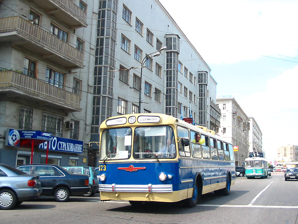 Moszkva, ZiU-5 — 2323; Moszkva — Parade to the jubilee of MTrZ on July 2, 2004