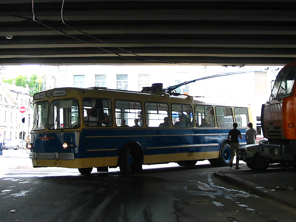 Москва, ЗиУ-5 № 2323; Москва — Парад к юбилею МТрЗ 2 июля 2004