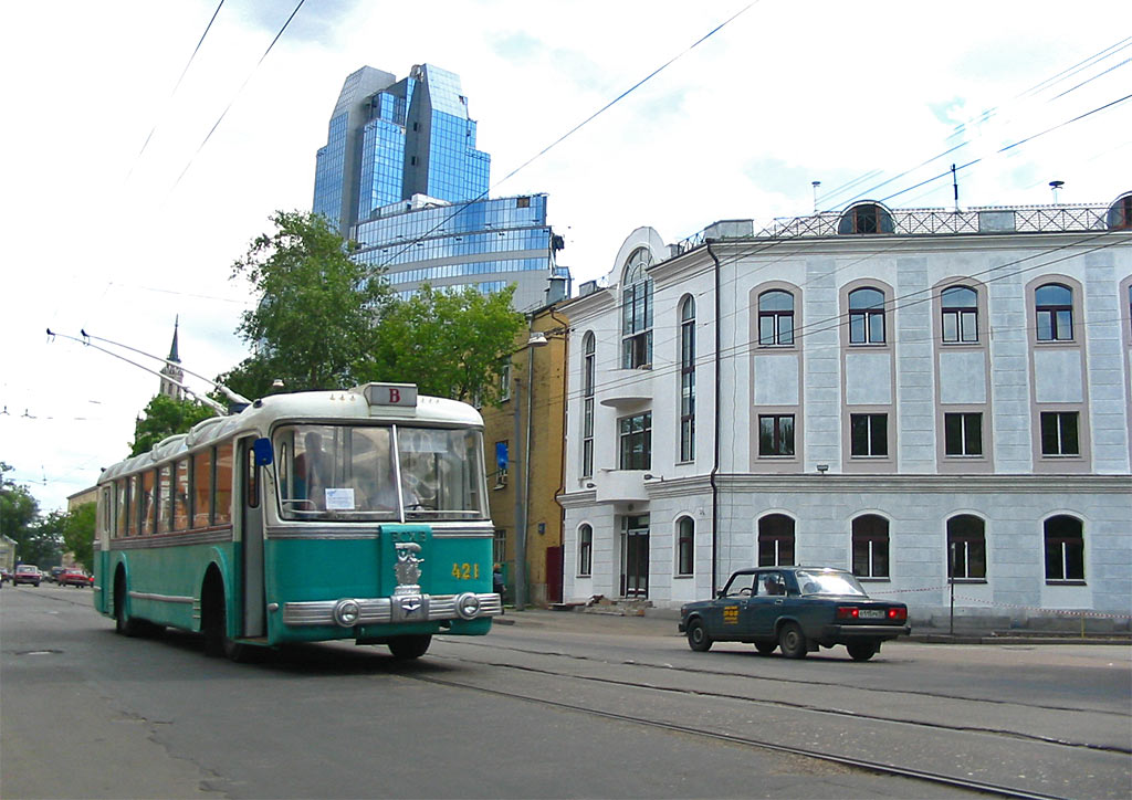 Moscou, SVARZ TBES N°. 421; Moscou — Parade to the jubilee of MTrZ on July 2, 2004