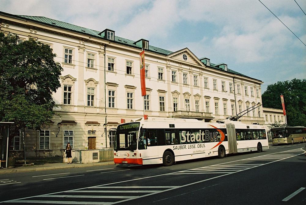 Salzburg, Van Hool AG 300T Nr 285