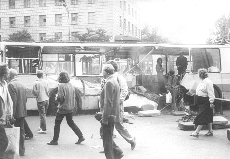 Moscow, ZiU-683B [B00] # 4608; Moscow — Trolleybus barricades 08.1991