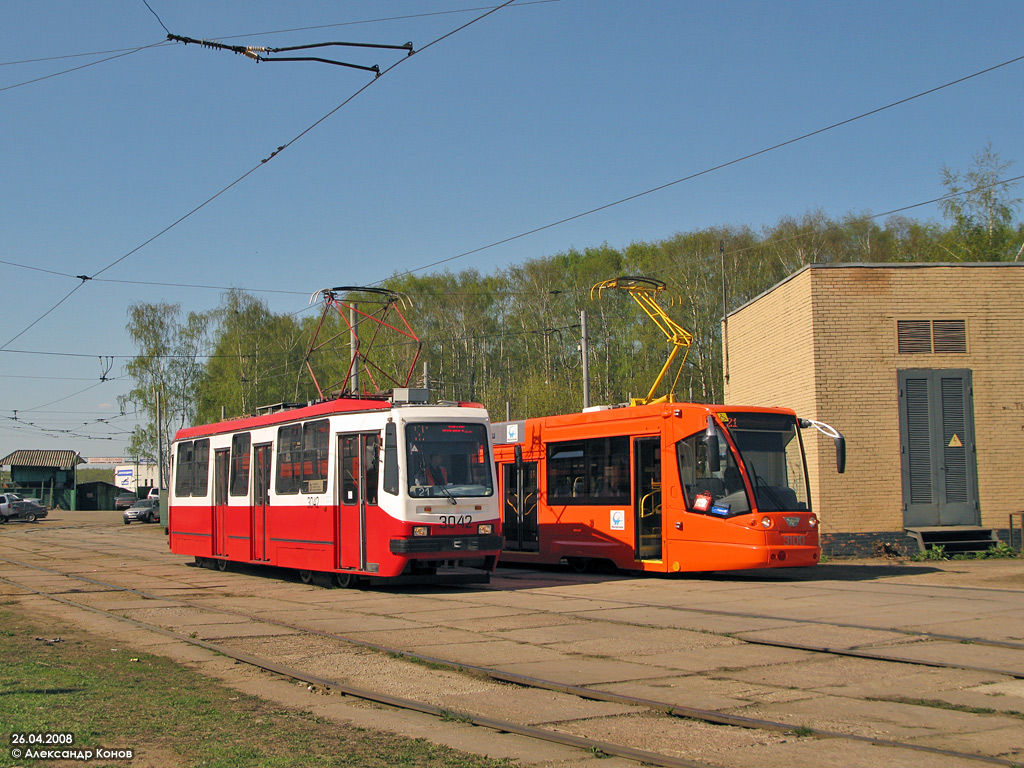 Maskava, 71-134A (LM-99AE) № 3042; Maskava, 71-630 № 3100