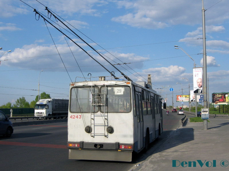 Киев, ЮМЗ Т2 № 4243