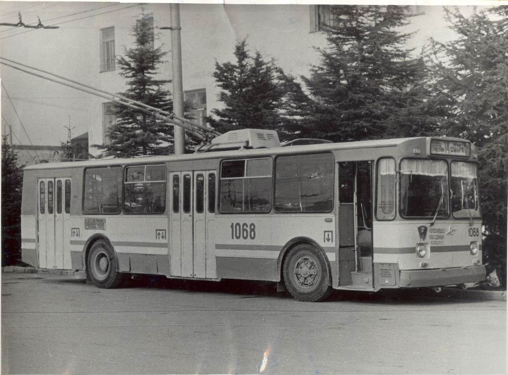 Севастополь, ЗиУ-682В № 1068; Севастополь — Исторические фотографии троллейбусов