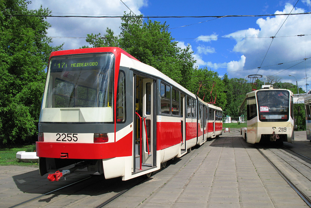 Москва, Tatra KT3R № 2255; Москва, 71-619А № 2119