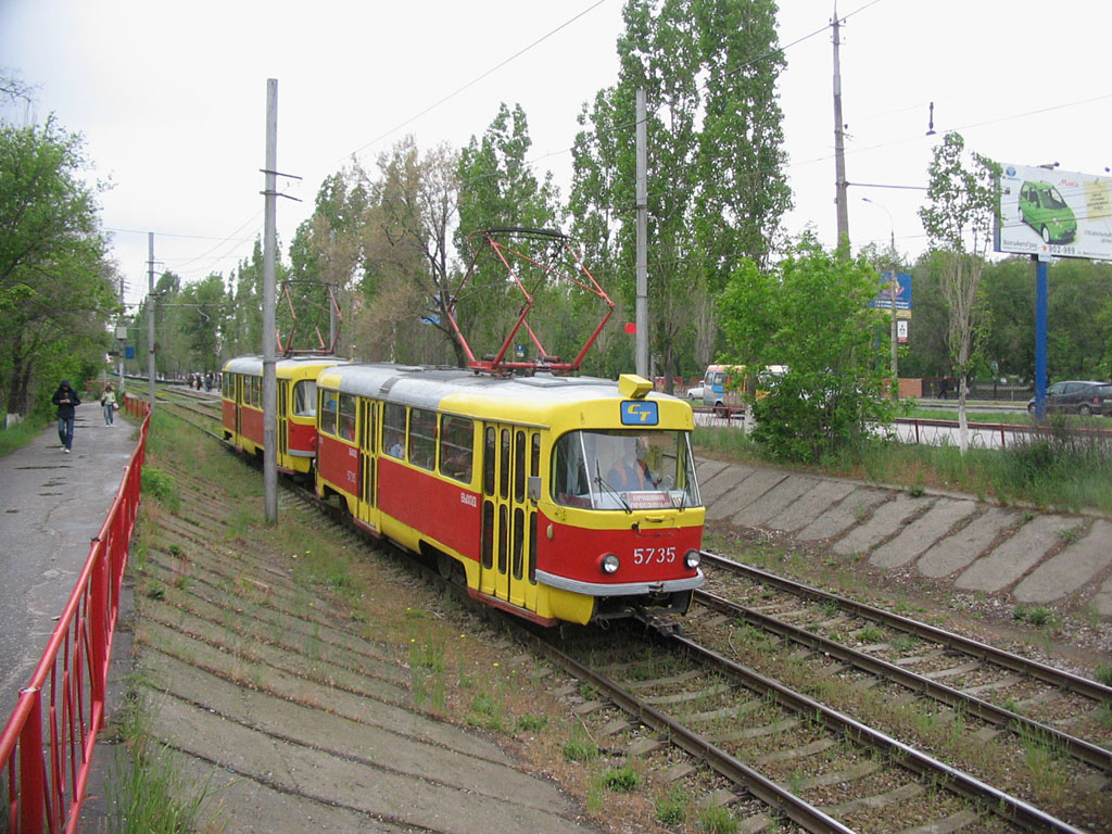 Volgograd, Tatra T3SU Nr 5735; Volgograd, Tatra T3SU Nr 5742; Volgograd — Tram lines: [5] Fifth depot — Tram rapid transit