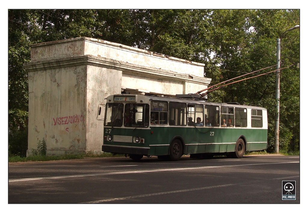 Tver, ZiU-682V [V00] № 27; Tver — Trolleybus lines: Moskovsky district (Cheminstituta settlement); Tver — Tver trolleybus in the early 2000s (2002 — 2006)