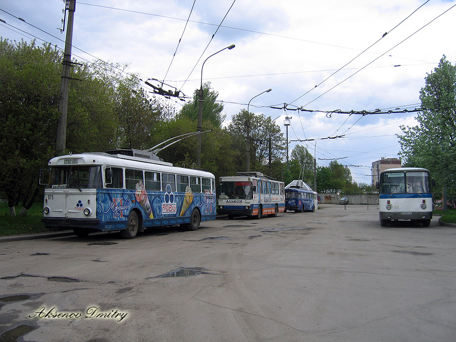 Ternopil, Škoda 9TrH29 nr. 075; Ternopil, YMZ T1R (Т2P) nr. 117; Ternopil — Transport meeting (on Škoda 9Tr # 075), 10.05.2008