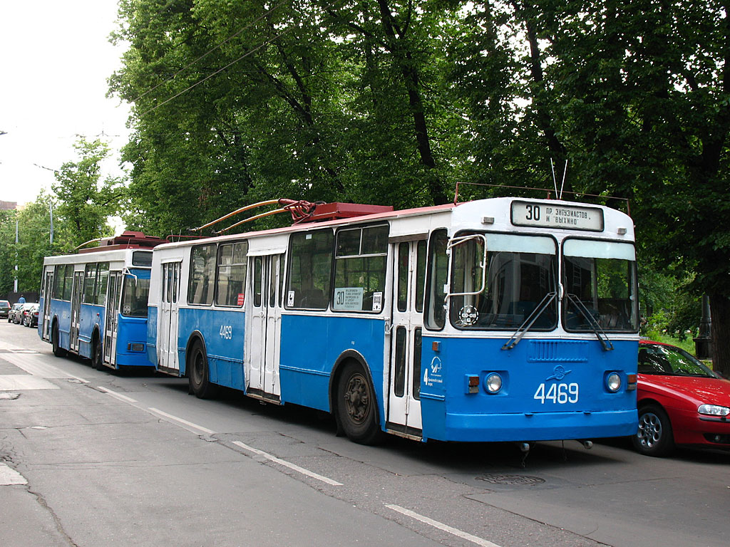 Пятый троллейбус. ЗИУ 682. Троллейбус ЗИУ 682. ЗИУ 682г 012 Москва. Троллейбус ЗИУ 682 Москва.