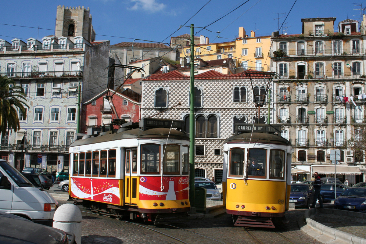 Lissabon, Carris 2-axle motorcar (Remodelado) Nr. 561; Lissabon, Carris 2-axle motorcar (Remodelado) Nr. 568