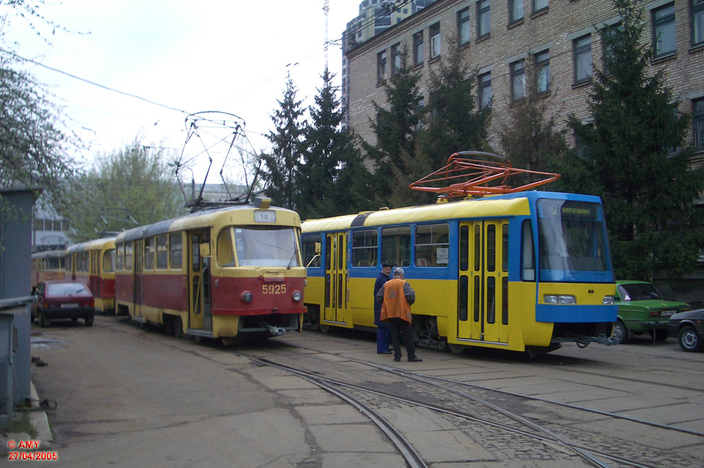 Kyjev, Tatra T3SU č. 5925; Kyjev, KT3UA č. 401; Kyjev — Tramway depots: Shevchenko. Old yard at Gorkogo (Antonovycha) str.