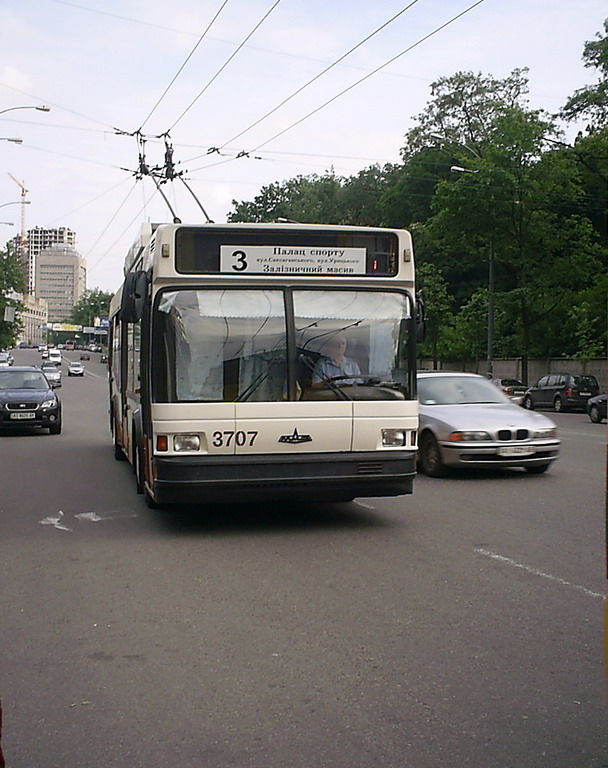 Kijev, MAZ-103T — 3707