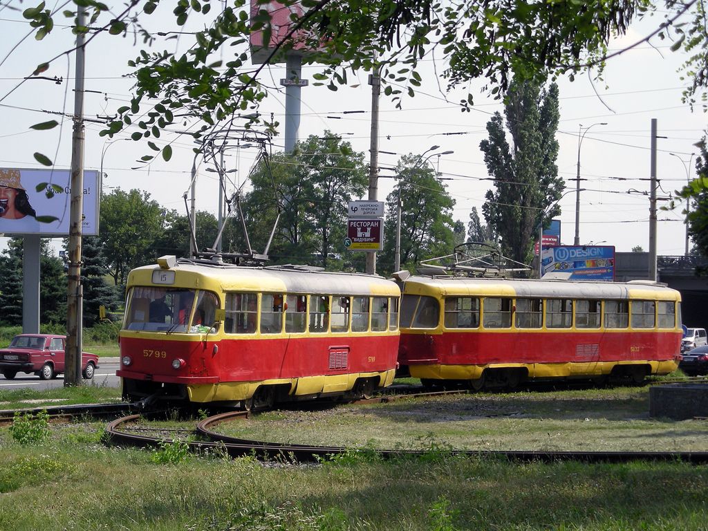 Kyjev, Tatra T3SU č. 5799; Kyjev, Tatra T3SU č. 5832
