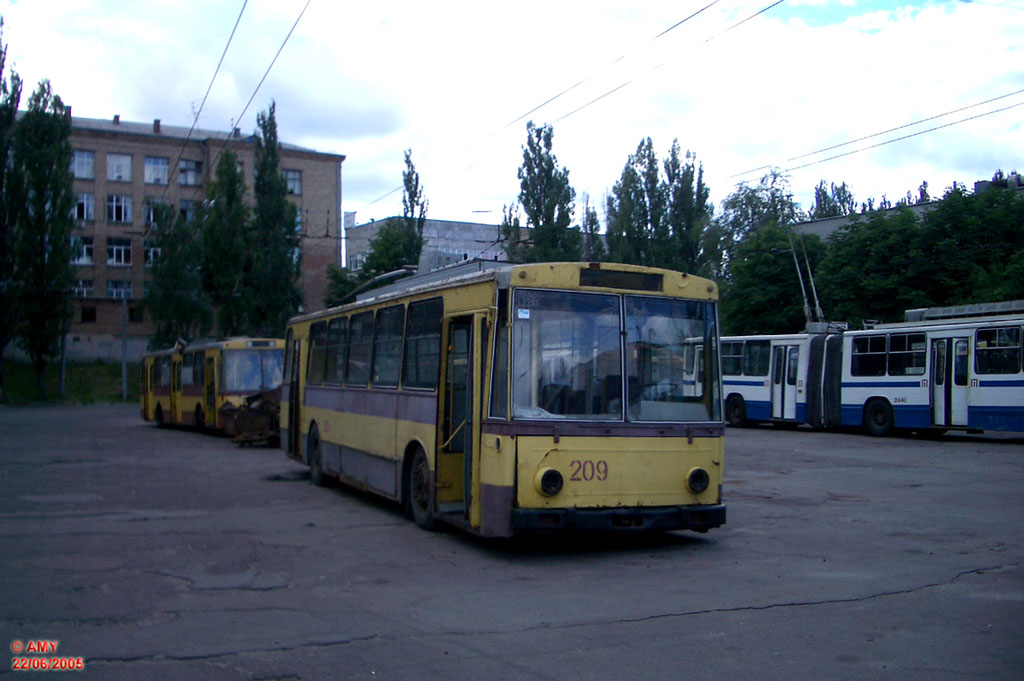 Киев, Škoda 14Tr04 № 209