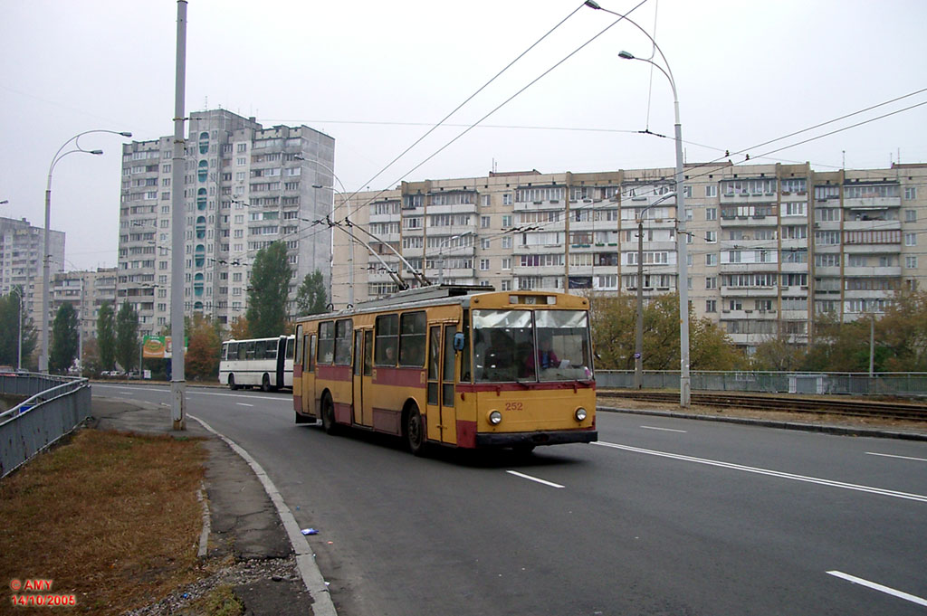 Киев, Škoda 14Tr02 № 252