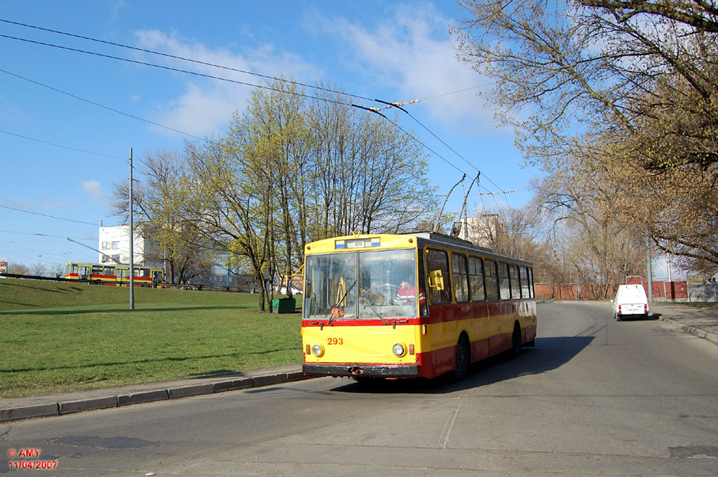 Киев, Škoda 14Tr02/6 № 293