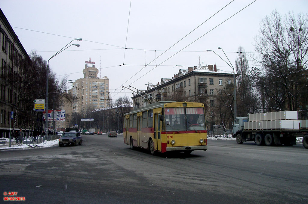 Киев, Škoda 14Tr02/6 № 370