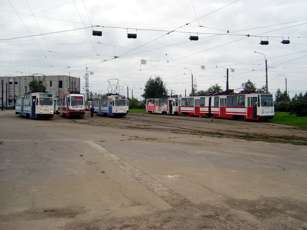 Санкт-Петербург, 71-134К (ЛМ-99К) № 7201; Санкт-Петербург, ЛМ-68М № 7588; Санкт-Петербург, ЛВС-86К № 7047; Санкт-Петербург — Конечные станции и разворотные кольца