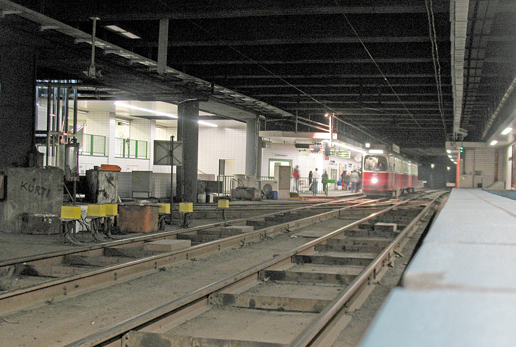 Vienna — Undeground Light Rail — USTRABA (Unterpflasterstrassenbahn)