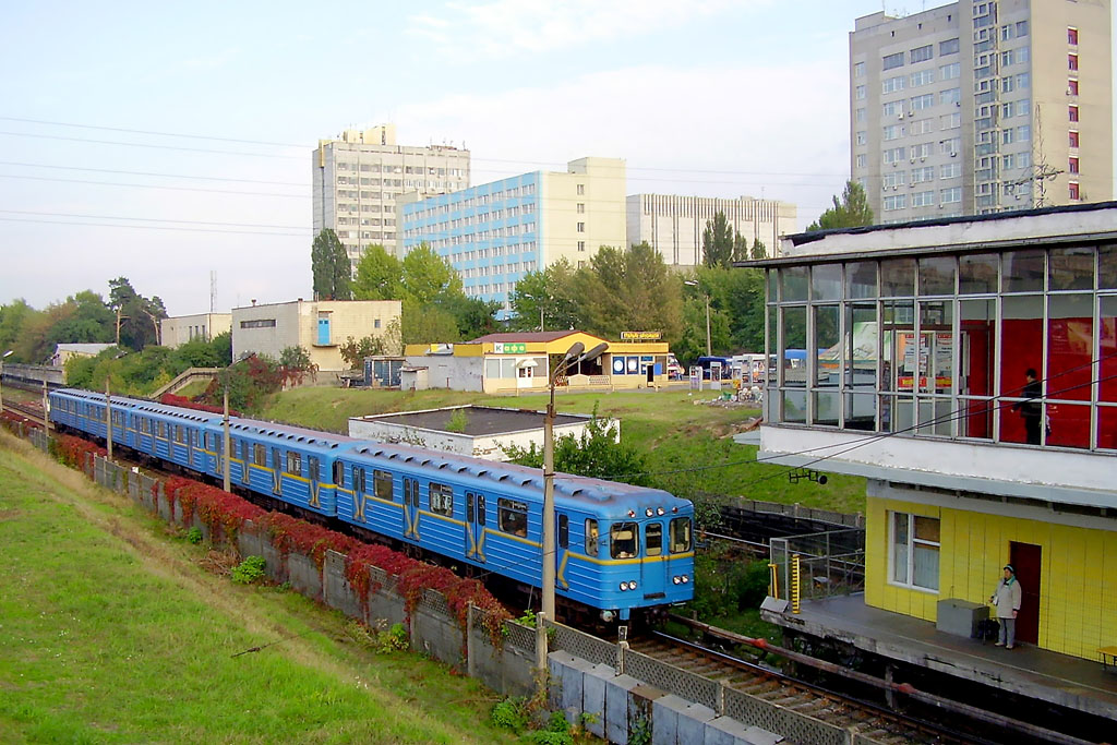 基辅 — Metro — Vehicles — Type E*