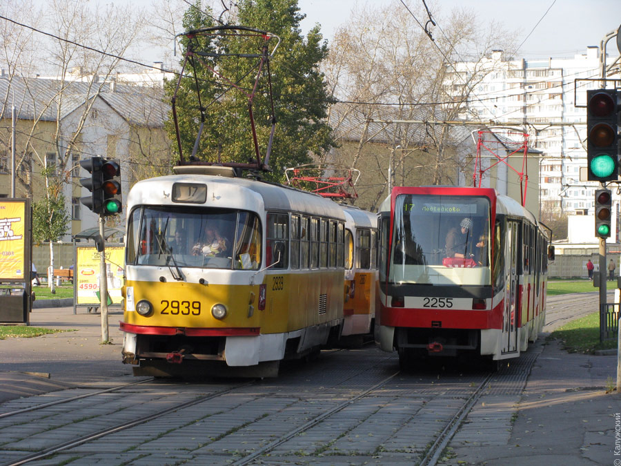 Moszkva, Tatra T3SU — 2939; Moszkva, Tatra KT3R — 2255