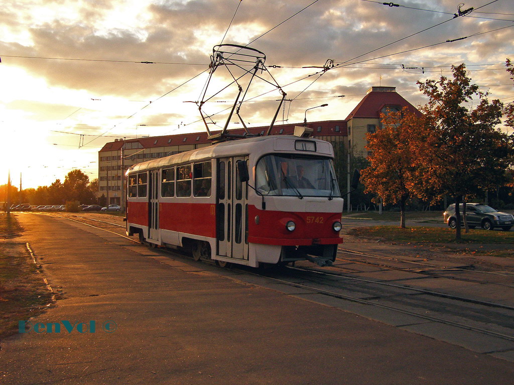 Киев, Tatra T3SU № 5742