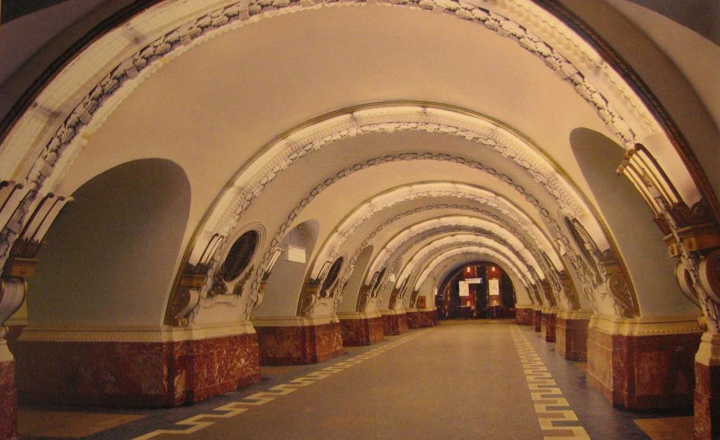 Sanktpēterburga — Metro — Line 1