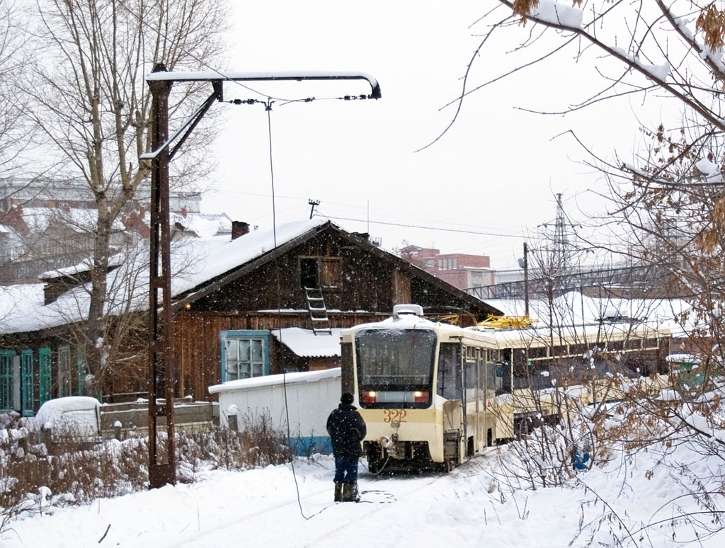 Tomsk, 71-619KT nr. 322; Tomsk — Gate near the "Vokzal Tomsk-II"; Tomsk — New Rolling Stock Deliveries — Trams