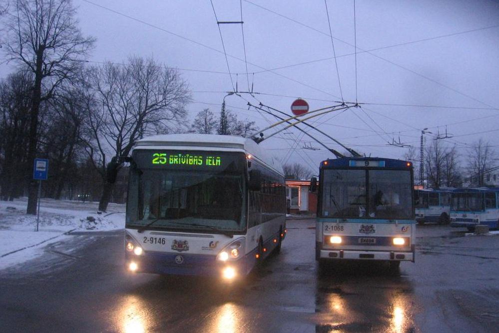 Рига, Škoda 24Tr Irisbus Citelis № 2-9146; Рига, Škoda 14Tr02 № 2-1068