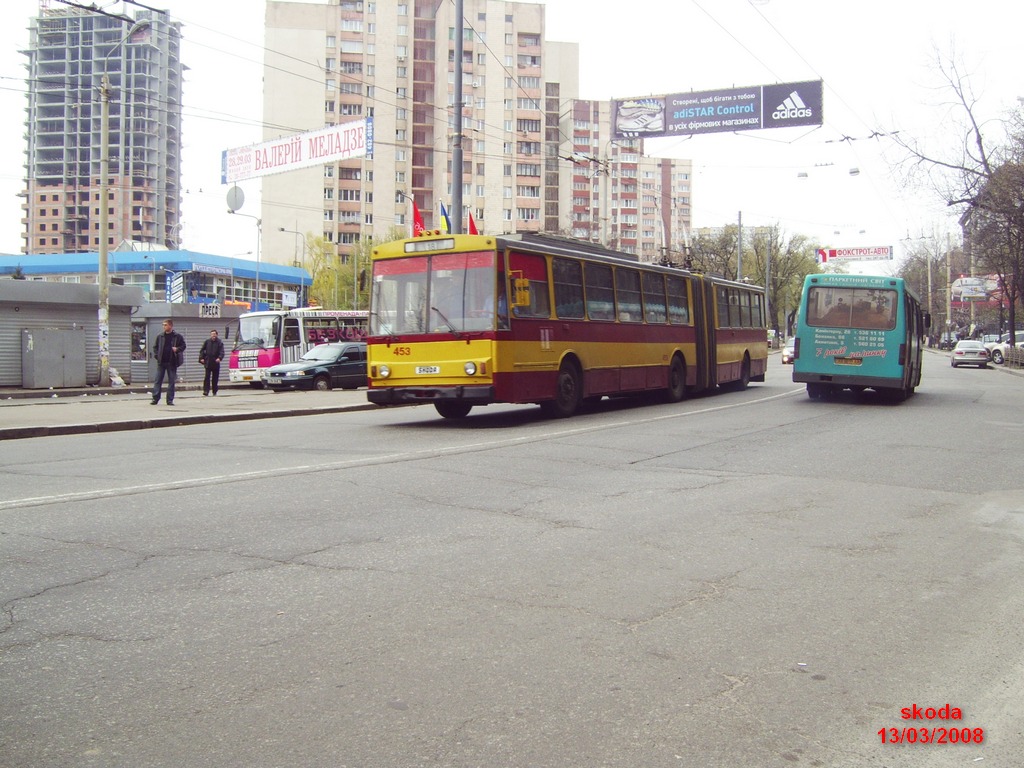 Киев, Škoda 15Tr02/6 № 453