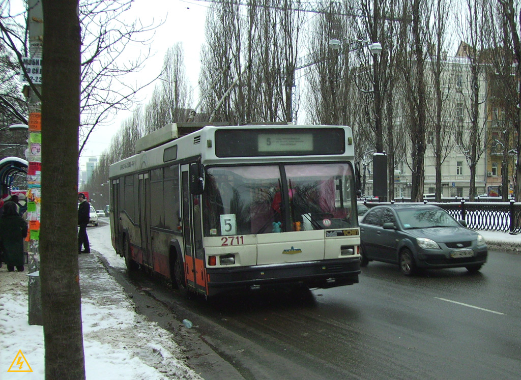 Kiev, MAZ-103T nr. 2711