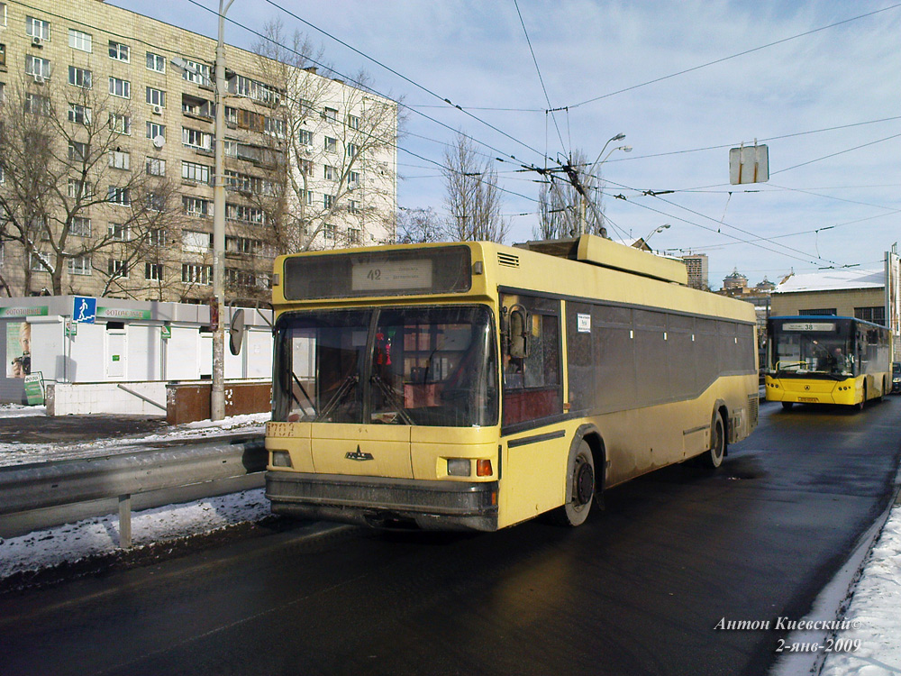 Kiev, MAZ-103T nr. 1702
