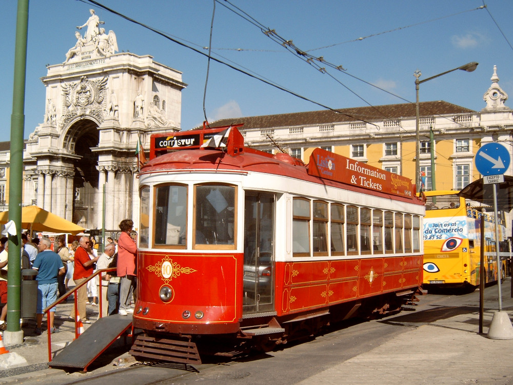 Lisbonne, Carris 4-axle motorcar (Standard) N°. 10