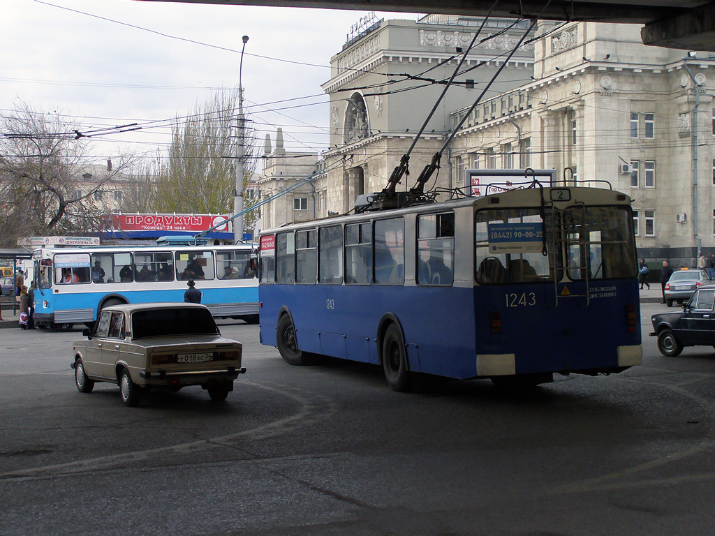Volgograd, ZiU-682 GOH VZTM N°. 1243; Volgograd, ZiU-682 (VZSM) N°. 4429; Volgograd — Trolleybus lines: [1&4] Central network