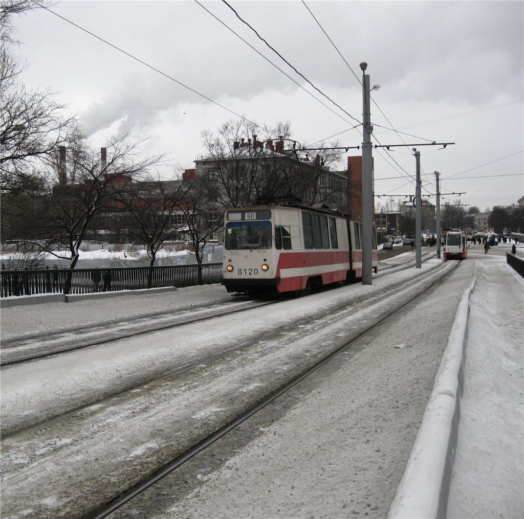 Saint-Petersburg, LVS-86K č. 8120