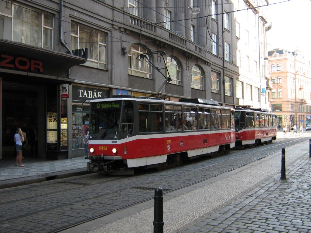 Прага, Tatra T6A5 № 8737