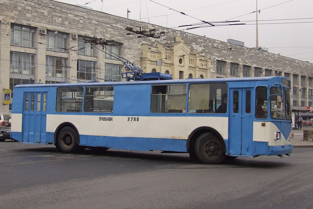 Троллейбус 27 спб. Троллейбус ЗИУ 682 Санкт-Петербург. ЗИУ-682 учебный Санкт Петербург. Троллейбус ЗИУ 682 В 012 ВОА. ЗИУ-682в-012.
