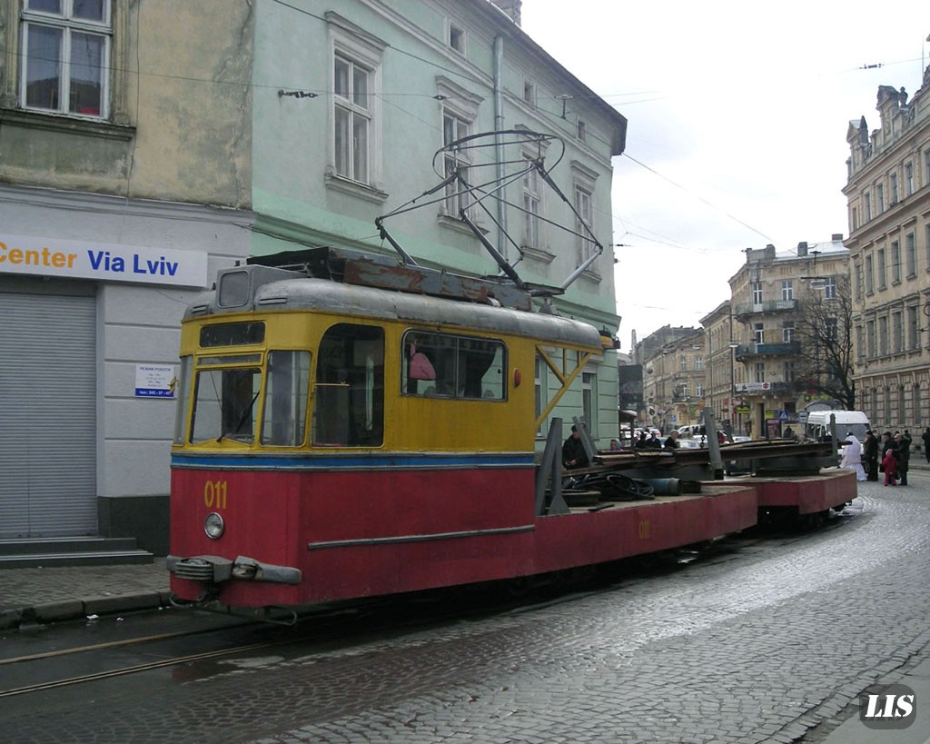 Lviv, Gotha T2-62 # 011; Lviv, Gotha B2-62 # 021
