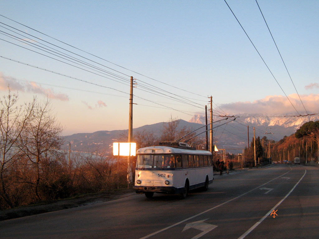 Crimean trolleybus, Škoda 9Tr18 # 5452