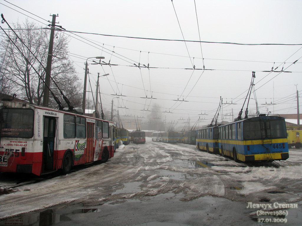 車尼哥夫 — Trolleybus depot infrastructure