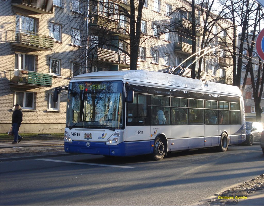 Рига, Škoda 24Tr Irisbus Citelis № 1-8219