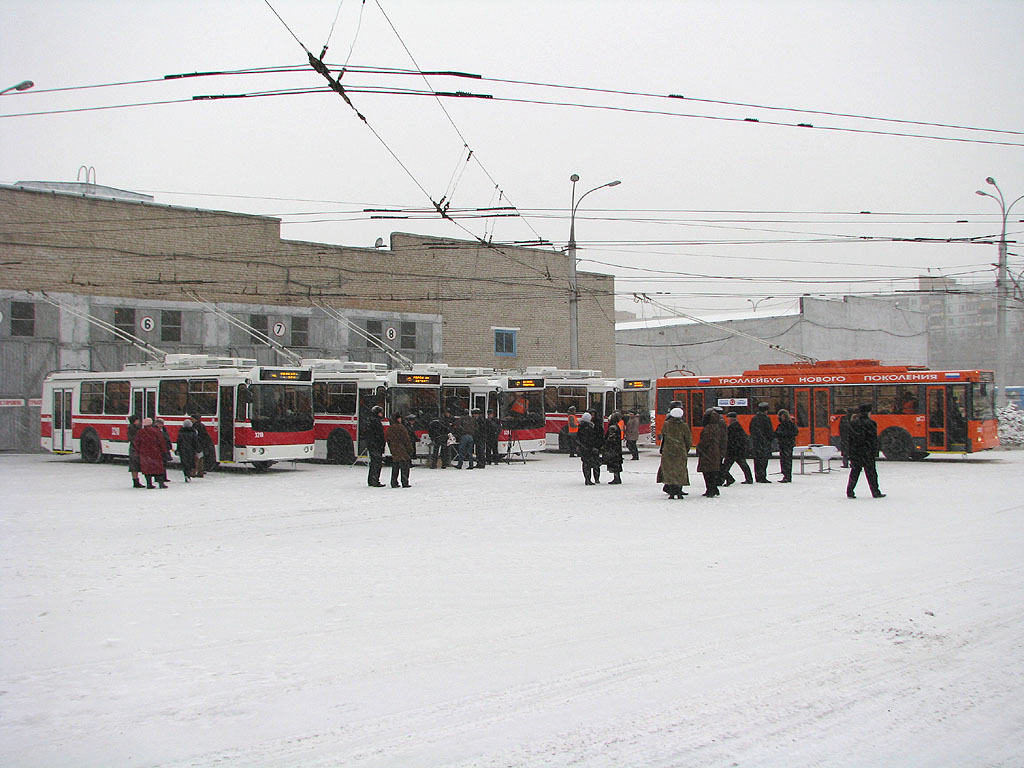 Самара — Презентация новых троллейбусов ЗиУ-682Г-016.03 и Тролза-5275.05 (5 февраля 2009 г.)