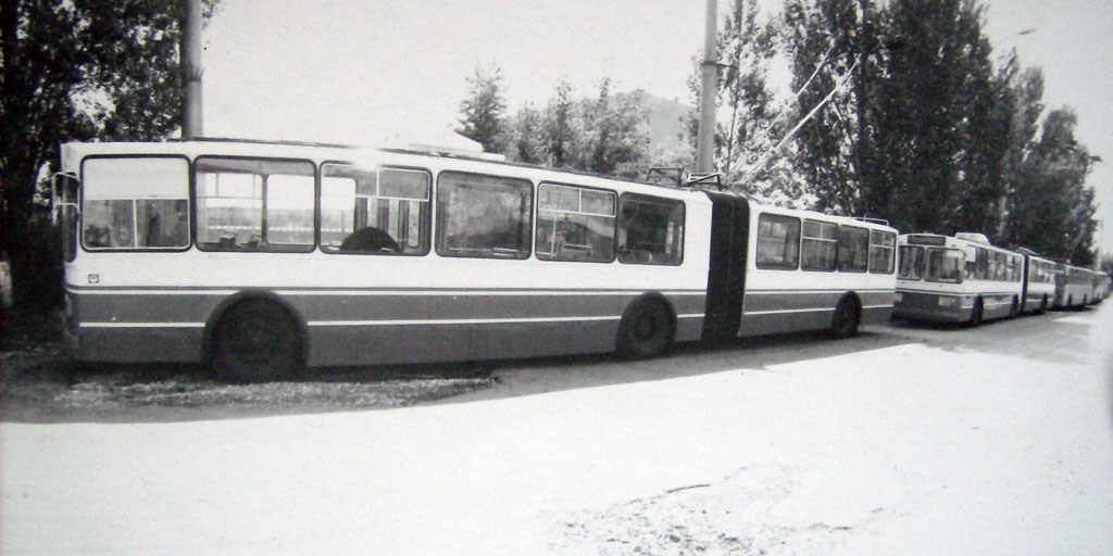 Тольятти, ЗиУ-683Б [Б00] № 2427; Тольятти — Новые троллейбусы до 1991 года; Тольятти — Старые фотографии (1966-1991)