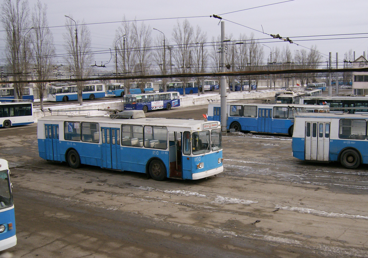 Volgograd, ZiU-682V [V00] č. 1150; Volgograd — Depots: [1] Trolleybus depot # 1